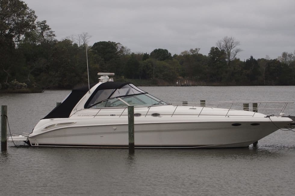 2000 Sea Ray Express Cruiser 410