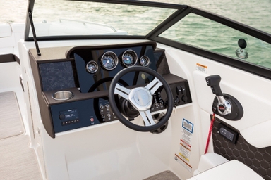 2018 Sea Ray SDX 270 Outboard