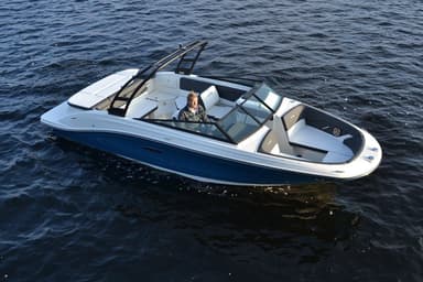 2022 Sea Ray SPX 230