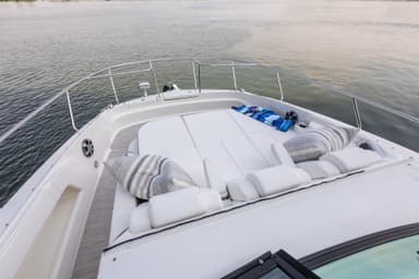 2023 Sea Ray Sundancer 320 Outboard