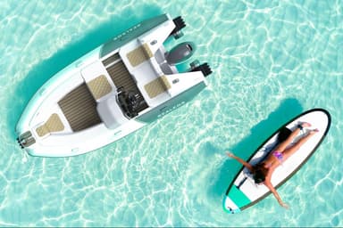 2022 Sealegs 3.8M Tender