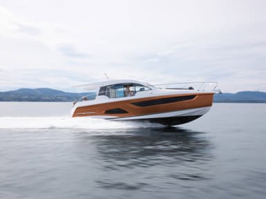 2021 Sealine C390