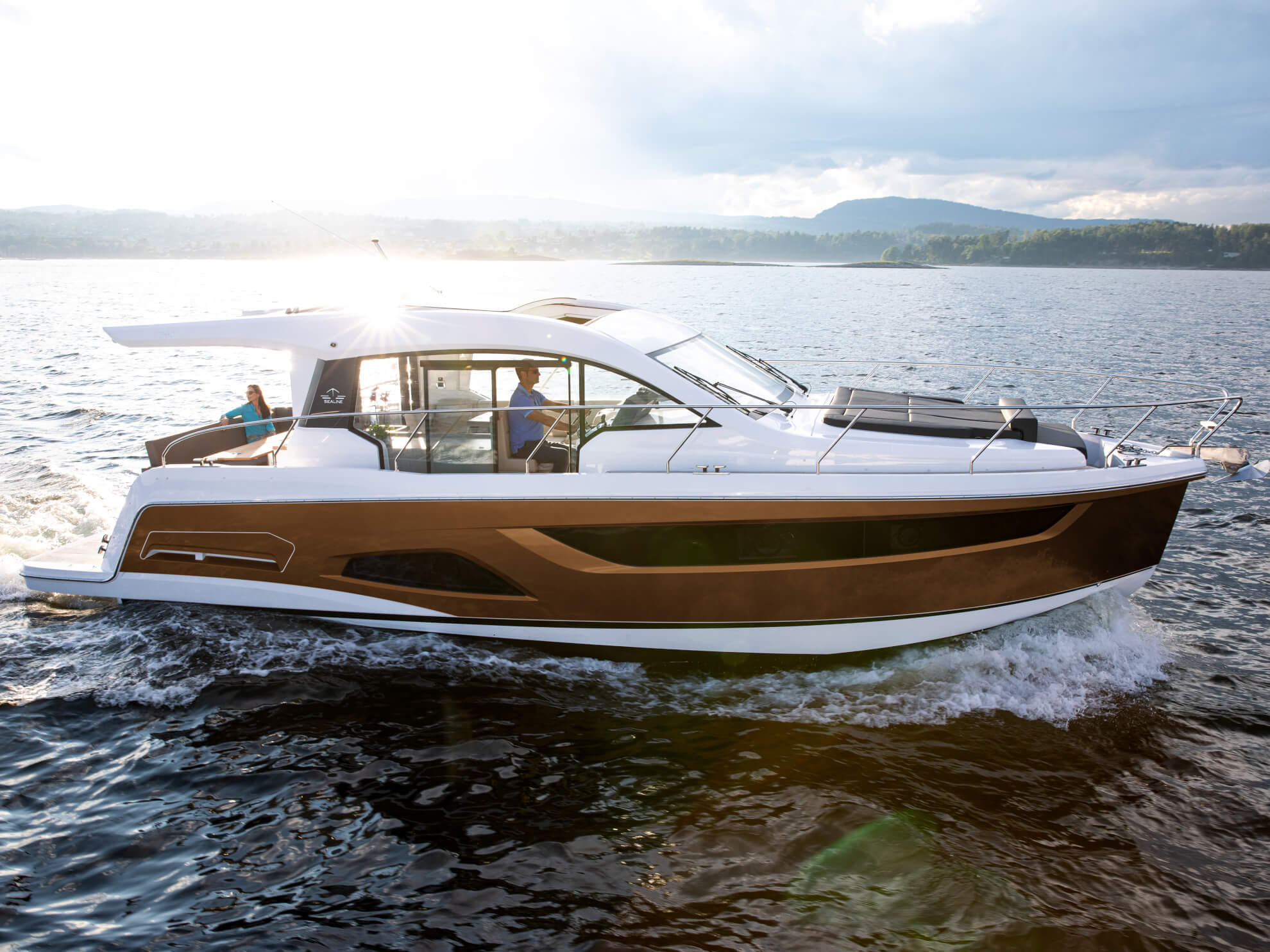 2021 Sealine C390