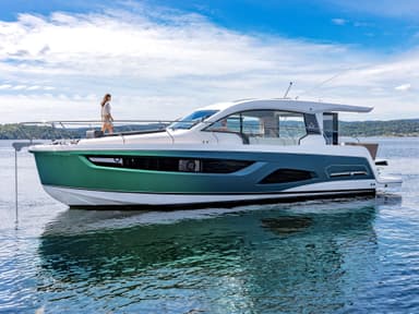 2020 Sealine C390v