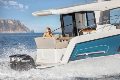 2020 Sealine C390v