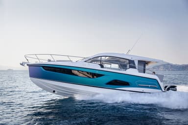 2020 Sealine C390v