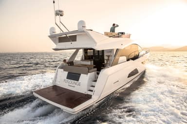 2016 Sealine F530