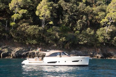 2019 Solaris Power 57 Lobster