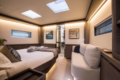 2018 Southern Wind SW96 Seatius