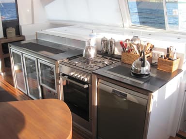 2011 Two Oceans 650 Luxury Sailing Catamaran