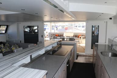 2016 Two Oceans 800E Power Catamaran II Cake