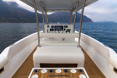 2019 Two Oceans Magnum 2750 Power Catamaran Centre Console