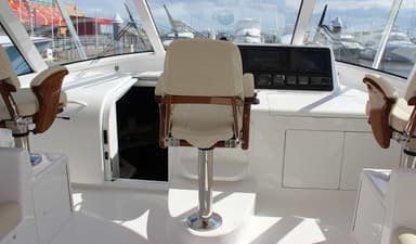 2023 Viking Yachts 48 Sport Tower
