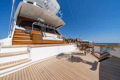 2023 Viking Yachts 90 Convertable